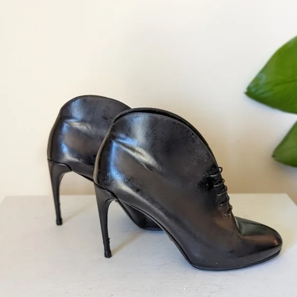 Gucci Kim Curved Heel Lace Up Black Leather Ankle Booties Boots - Picture 2 of 7